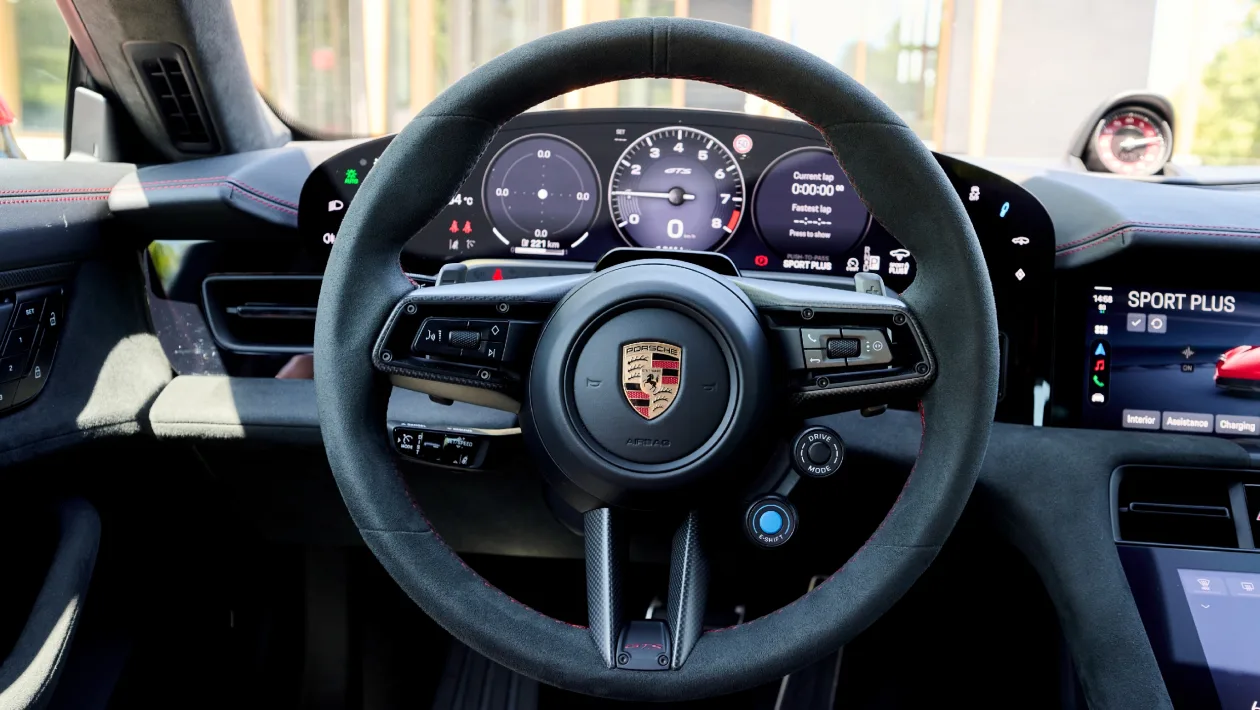 Porsche Taycan E-Shift Innenraum
