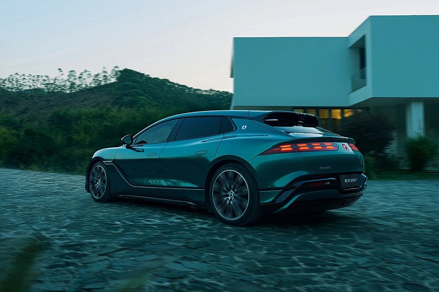 Обновленный хэтчбек Denza Z9 GT