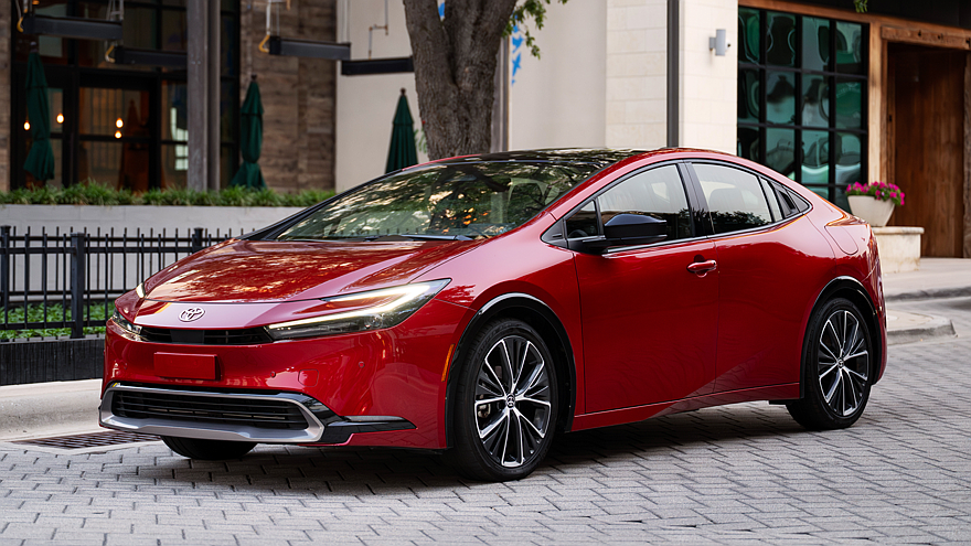 На фото: обычный гибрид Toyota Prius