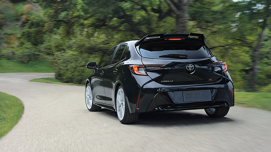 На фото: хэтчбек Toyota Corolla (версия для американского рынка)