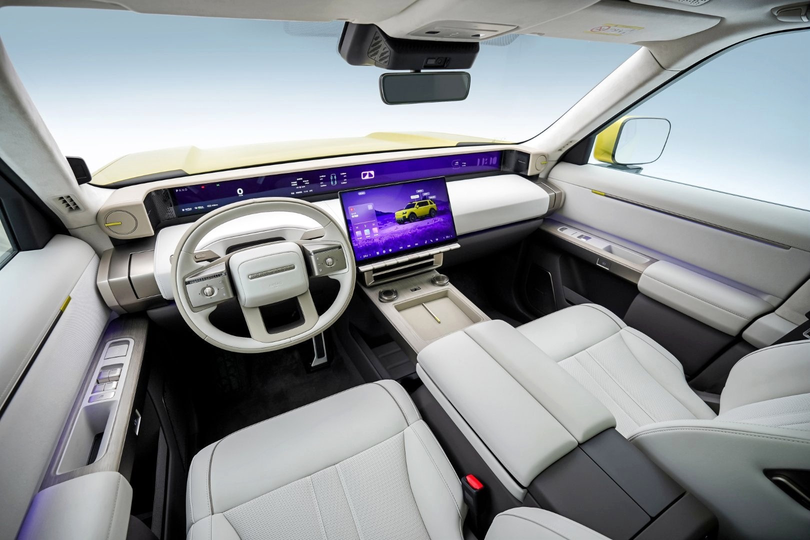 Большой кроссовер Freelander 8 от Land Rover и Chery: салон и подробности
