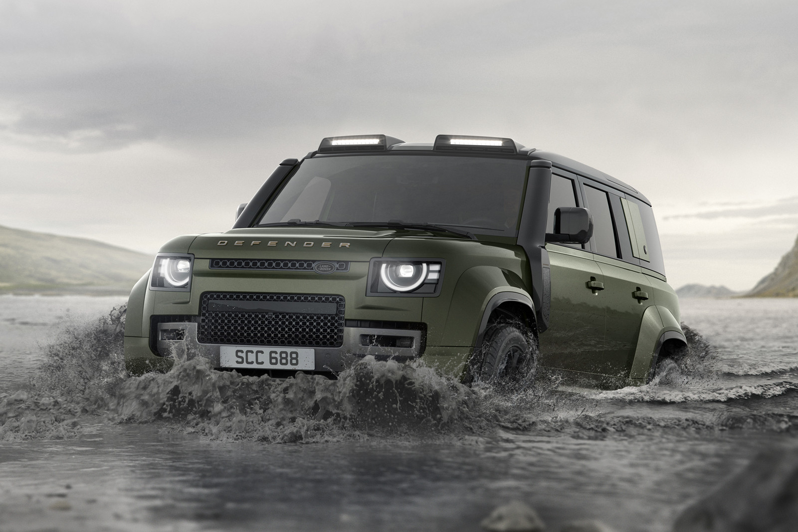 Внедорожник Land Rover Defender получил пересмотренную моторную гамму