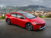Toyota hat den Prius und den Corolla-Kombi aufgefrischt: bescheidene Neuerungen und Preiserhöhungen